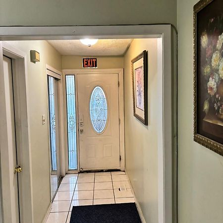Queen Bedroom Near Sheridan College Brampton Exterior foto